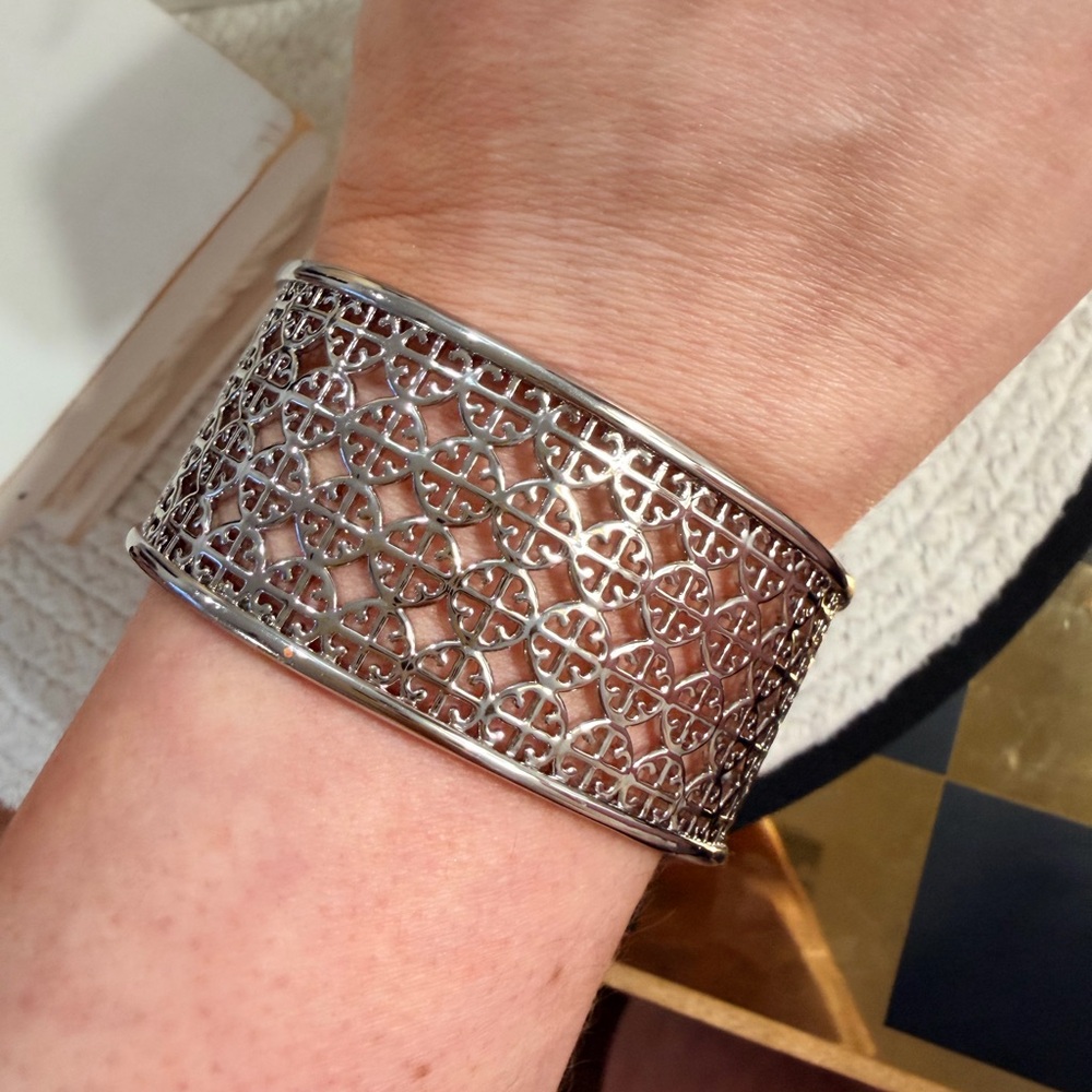 Tory Burch Miller logo large cuff bracelet in silver - NWT - Picture 2 of 5